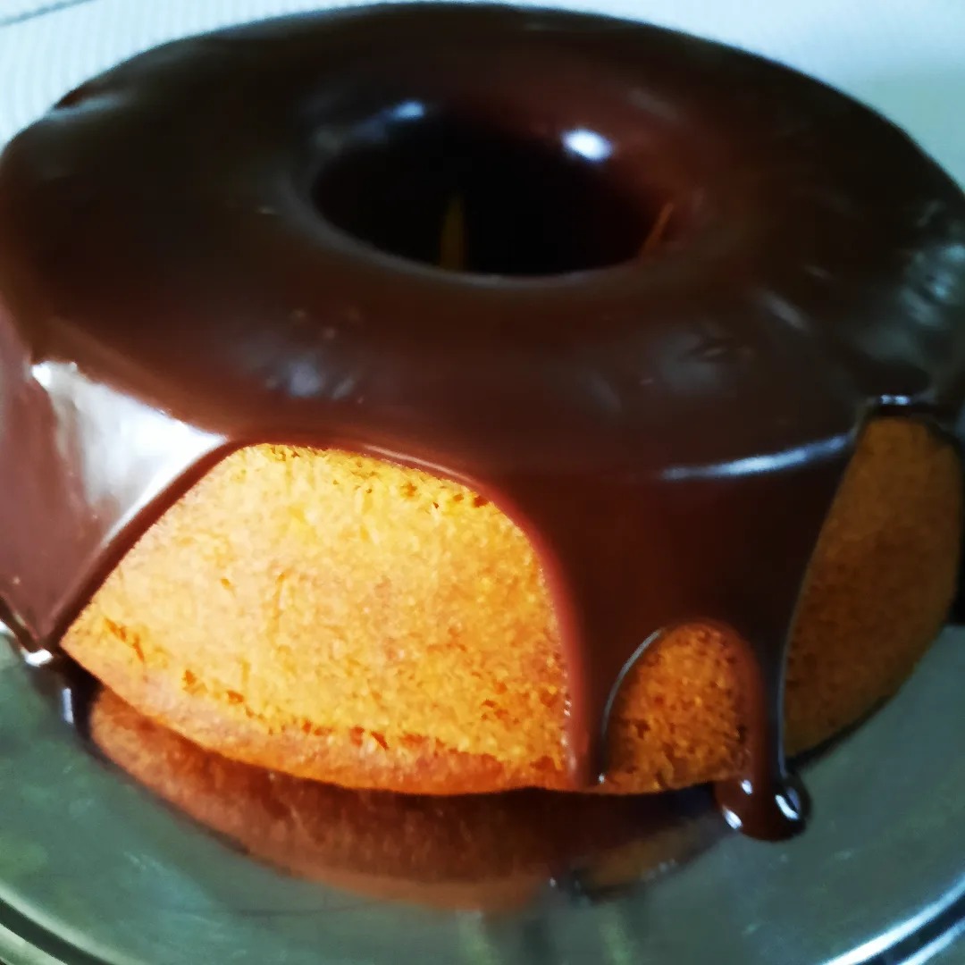 Bolo em forma de coroa